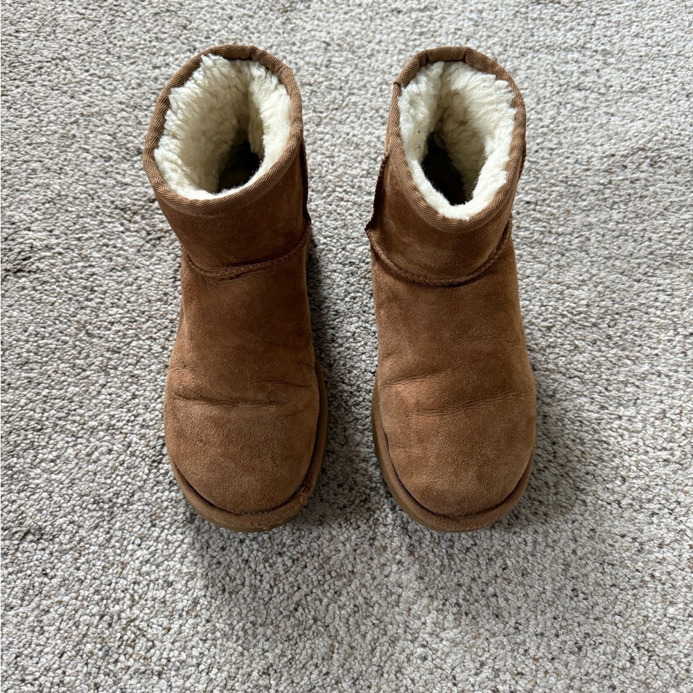 UGG mini